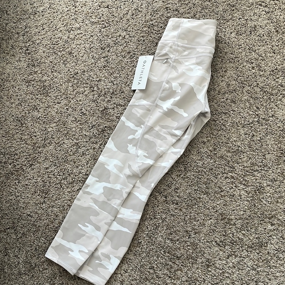 Athleta Camo Contender 7/8 Tight